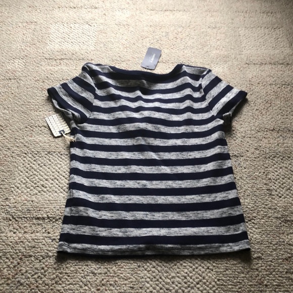 🌷Forever 21 v-neck - Picture 2 of 3